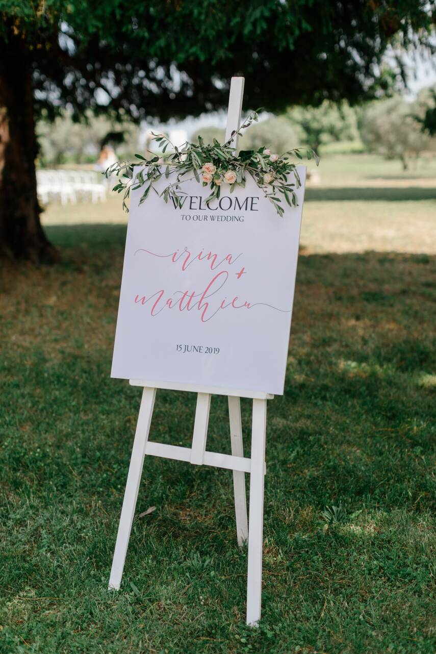 Panneau de Bienvenue pour mariage avec son rameau de fleur