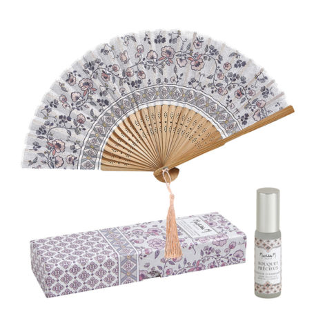 ensemble contenant un éventail fleuri à parfumer et son parfum