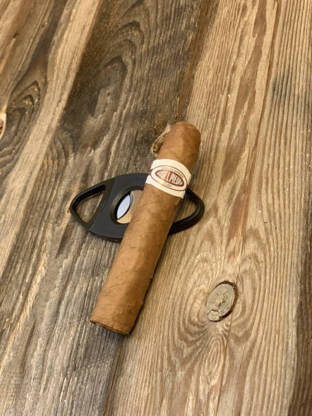 cigare et ouvre bouteille pour box cadeau témoin